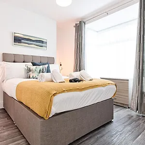 The Glenroy - Tv In Every Bedroom! Swansea