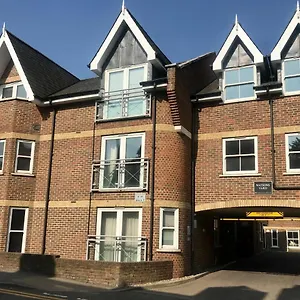 2 Bed, 2 Bathrooms, Ground Floor With Parking Bishop's Stortford